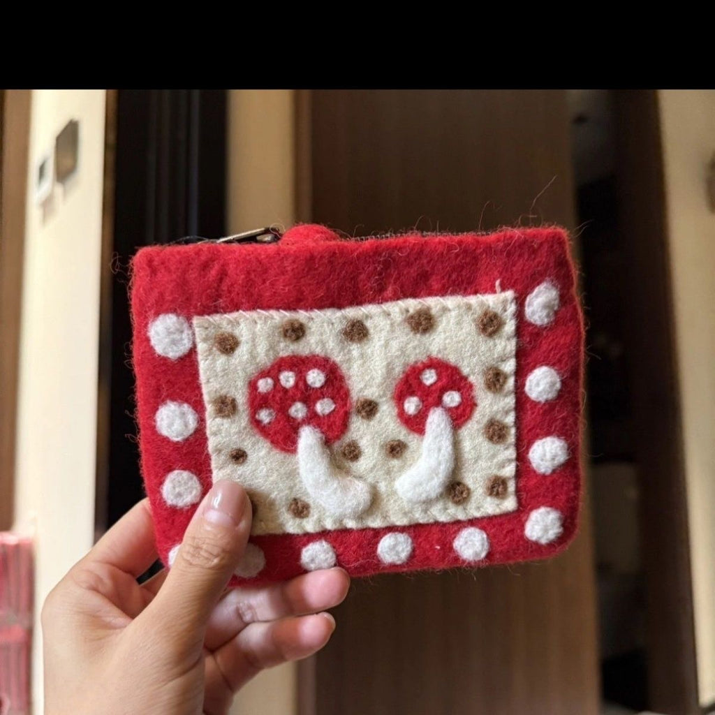 Fancyjoys® Handmade Wool Felt Coin Purse – Cute Mushroom & Sheep Card Holder, Small Wallet for Women & Girls